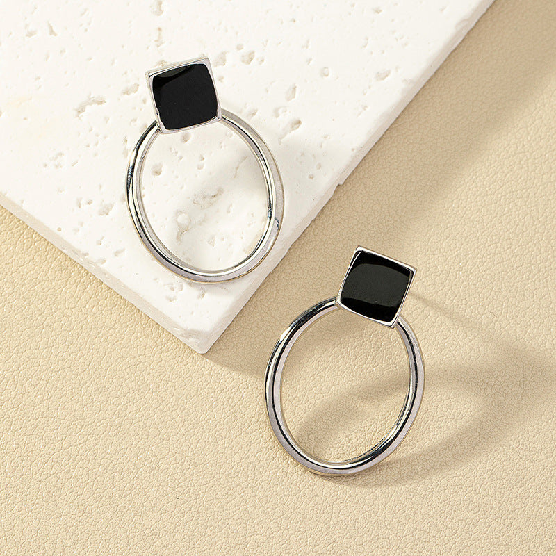 Planderful Vienna Verve Earrings – Simple Geometric Design for Daily Style