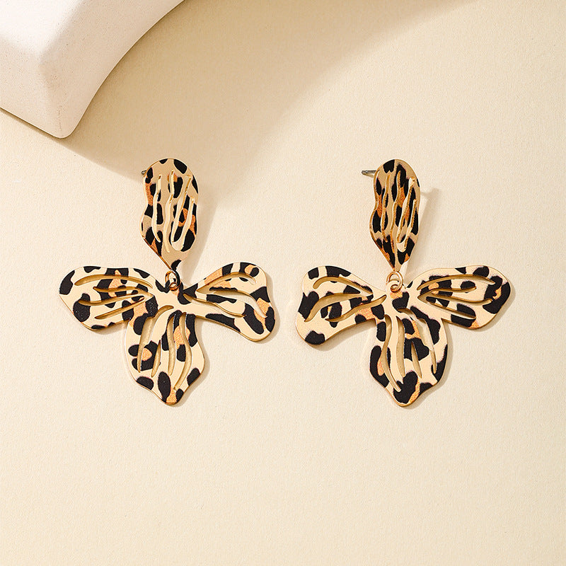 Planderful Vienna Verve Earrings – Fashionable Metal Hollow Leaf Design