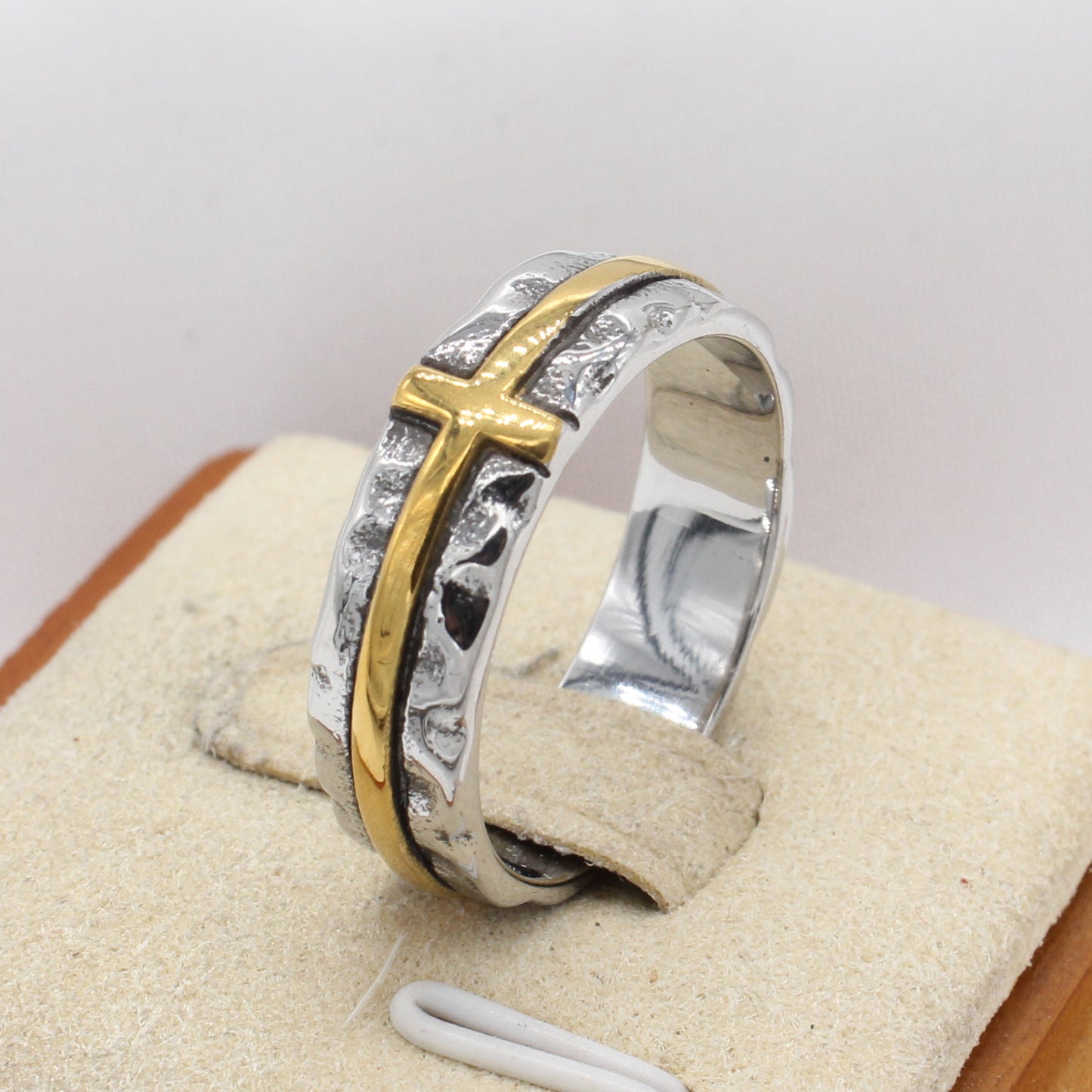 Planderful Everyday Genie Retro Cross Men's Titanium Steel Ring – Customized European and American Style