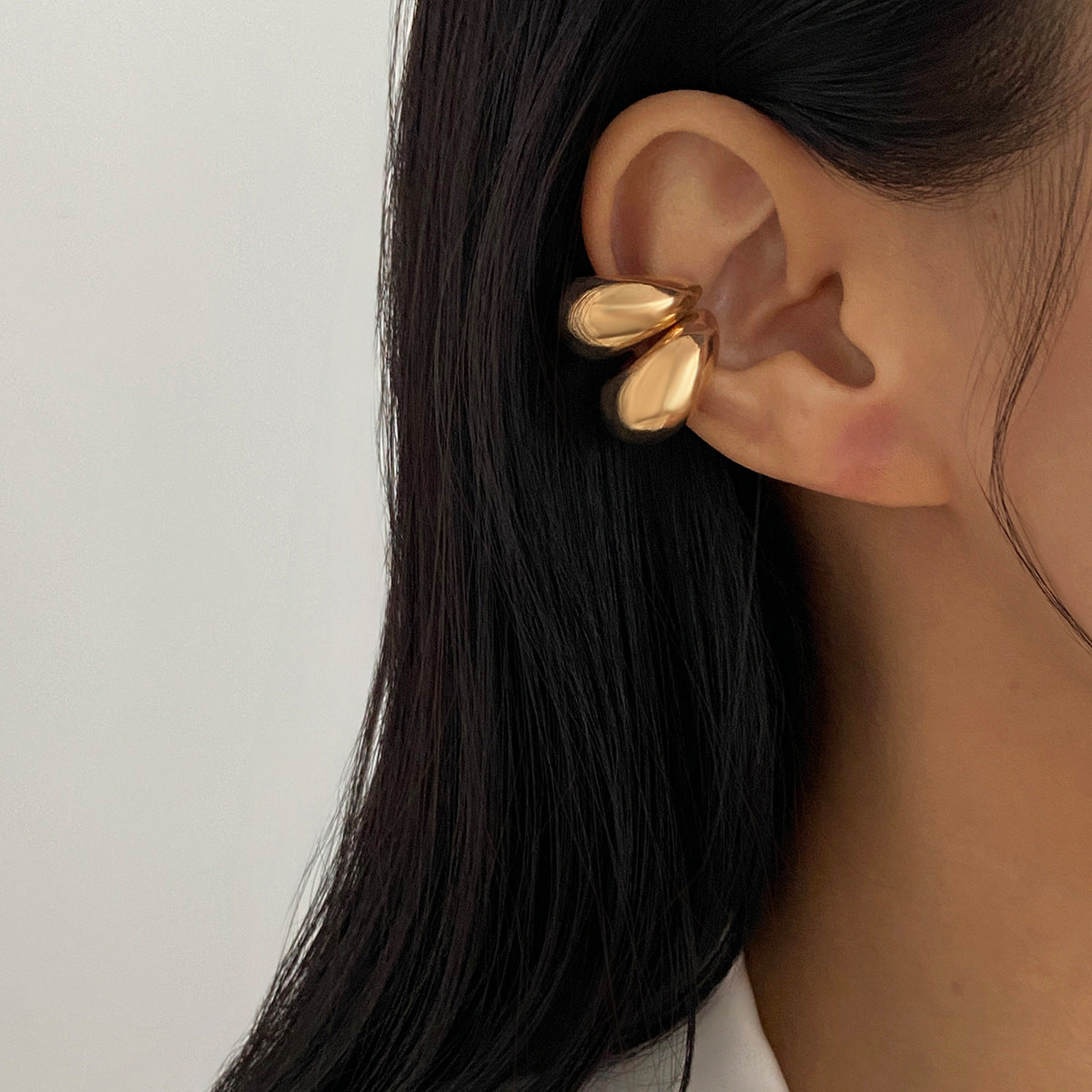 Planderful Vienna Verve C Shaped Ear Clips Statement Smooth Opening Versatile Stackable For Modern Women