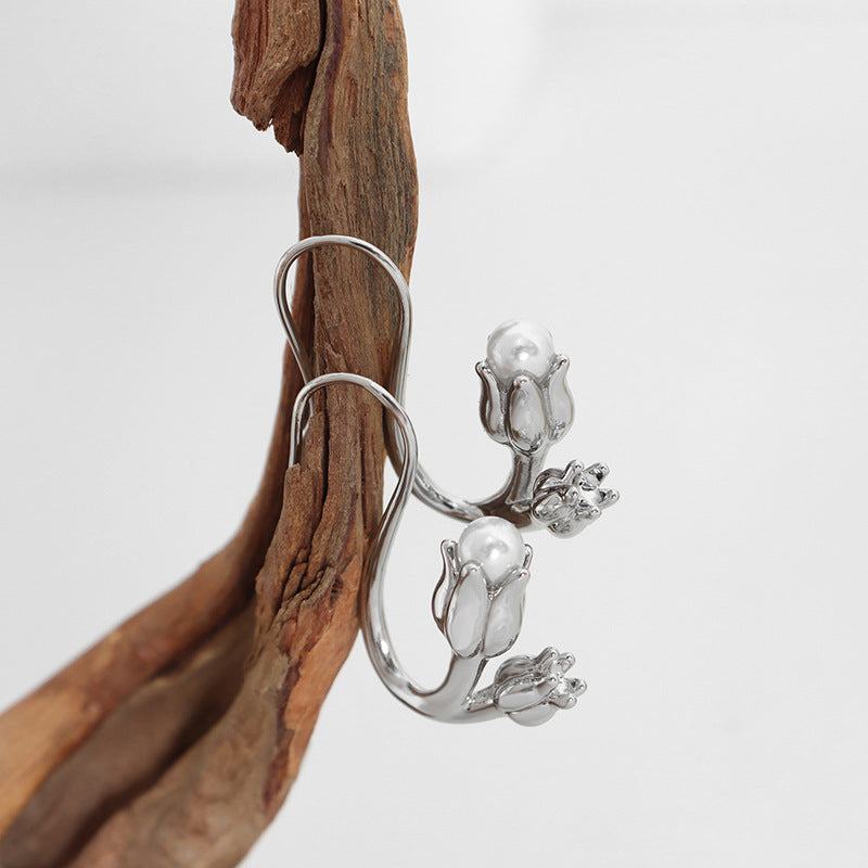 Tulip Imitation Pearl Earrings in Non-Fading Brass