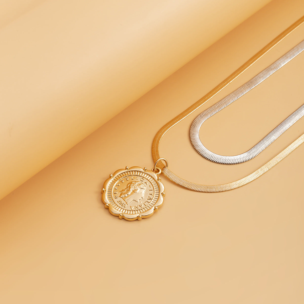 Planderful Vienna Verve Necklace – Versatile Geometric Design