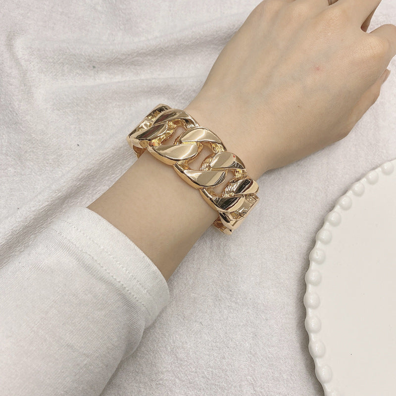 Chic Rose Gold Twist Chain Bracelet - Vienna Verve Collection