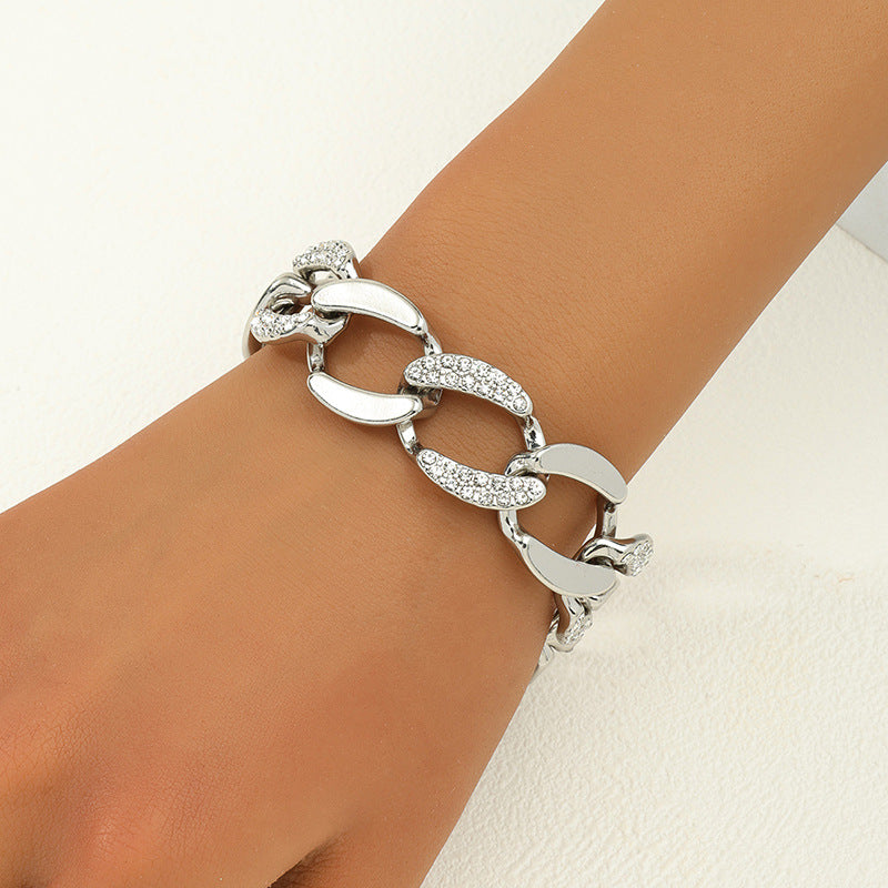 Artisanal Thick Chain Bracelet with Textured Design - Vienna Verve Collection