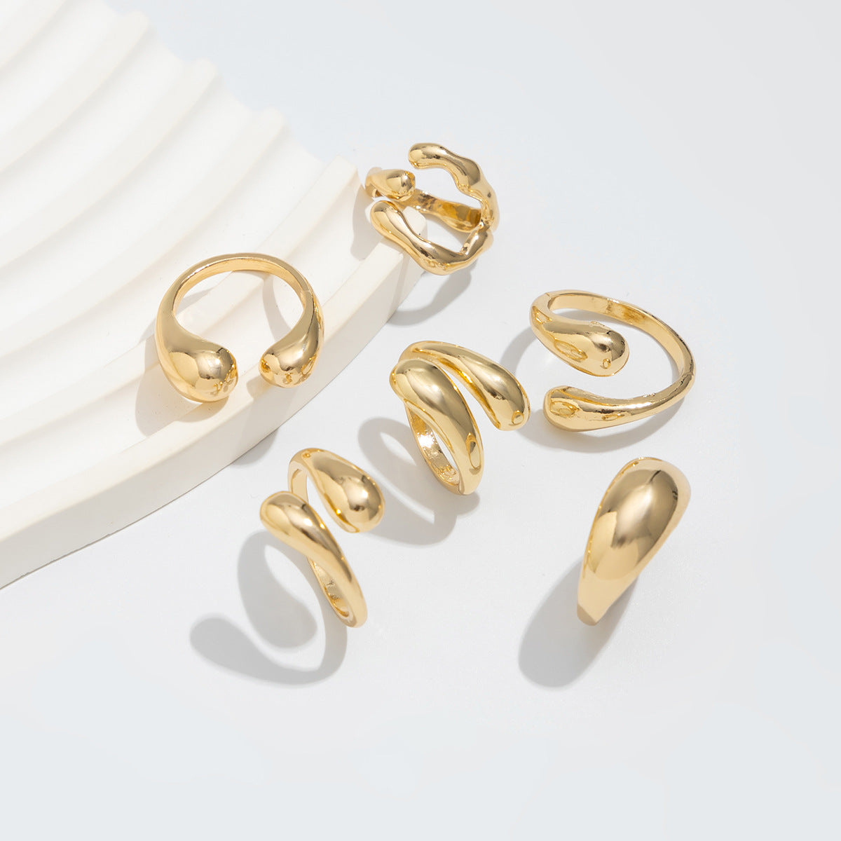 Planderful Vienna Verve Earrings Set – Elegant Water Droplet Design