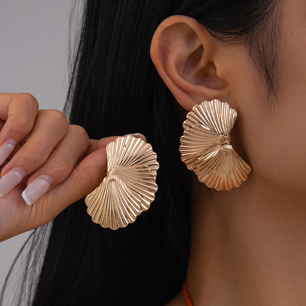 Planderful Vienna Verve Earrings – Fashionable Ginkgo Striped Design