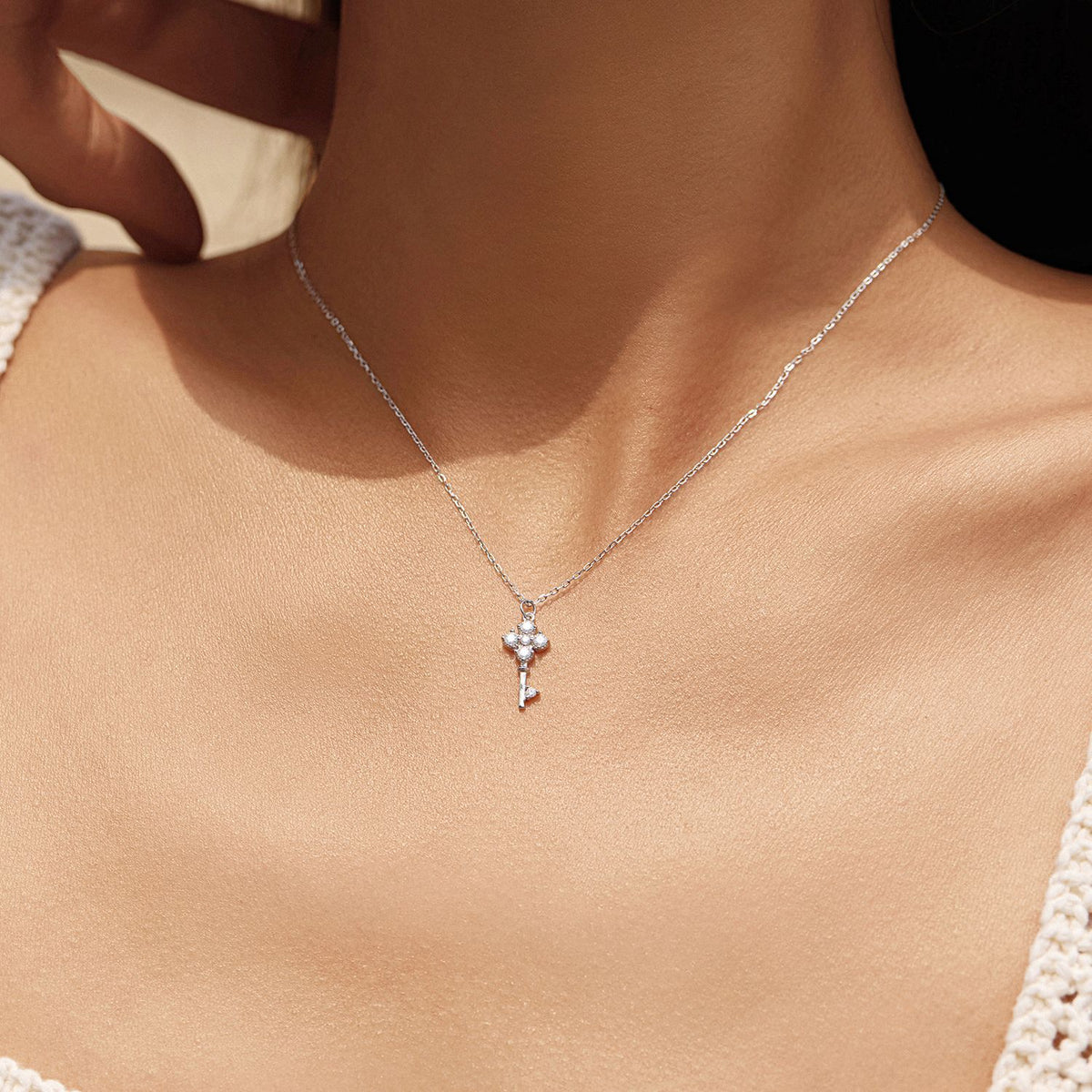 925 Sterling Silver Clover Key Moissanite Necklace