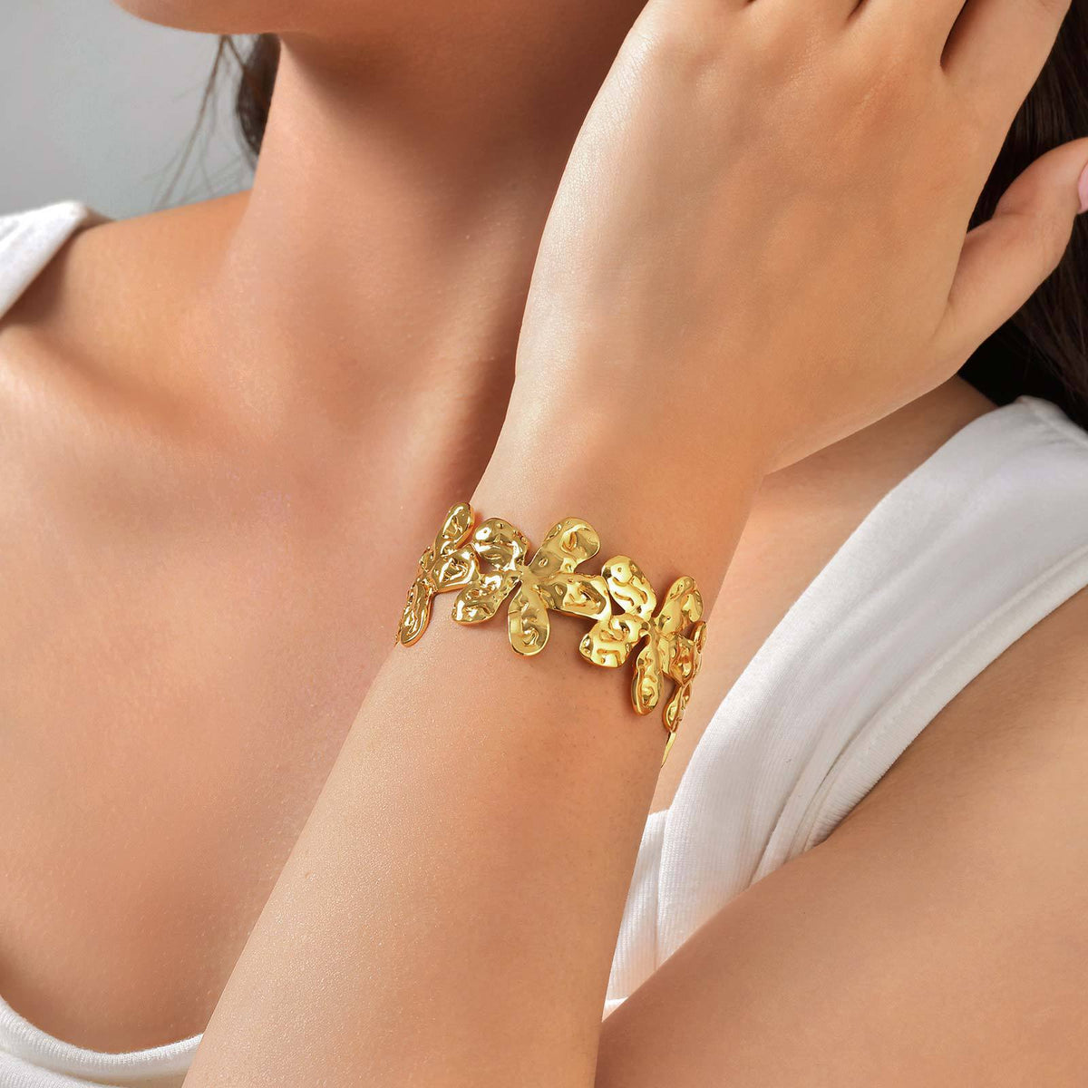 Leisure Ocean-Inspired Stainless Steel Starfish Irregular Pleated Flower Opening Bracelet