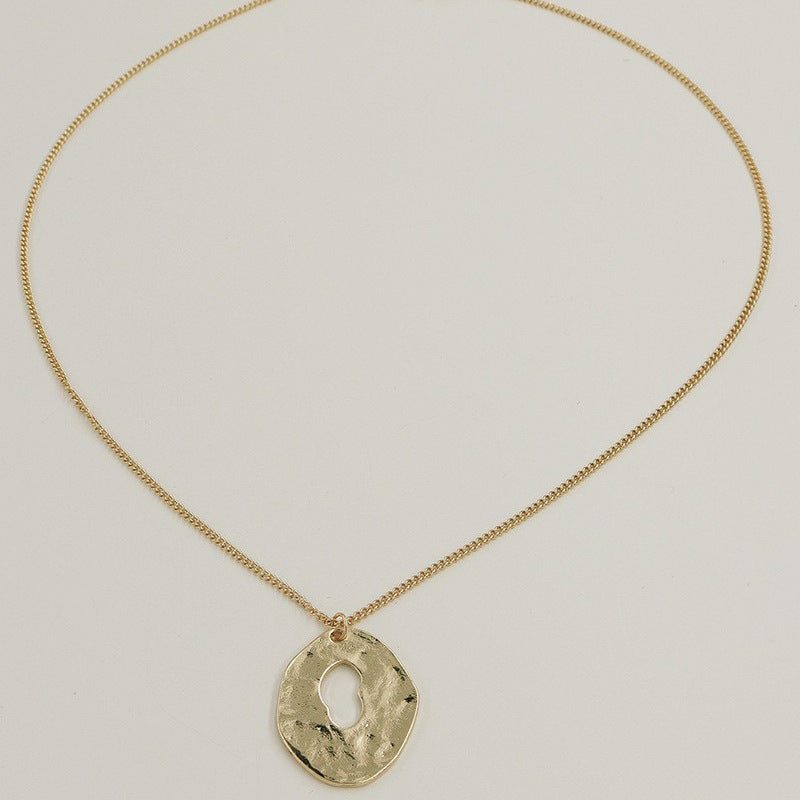 Fashion Forward Metal Geometry Necklace with a Touch of European Elegance