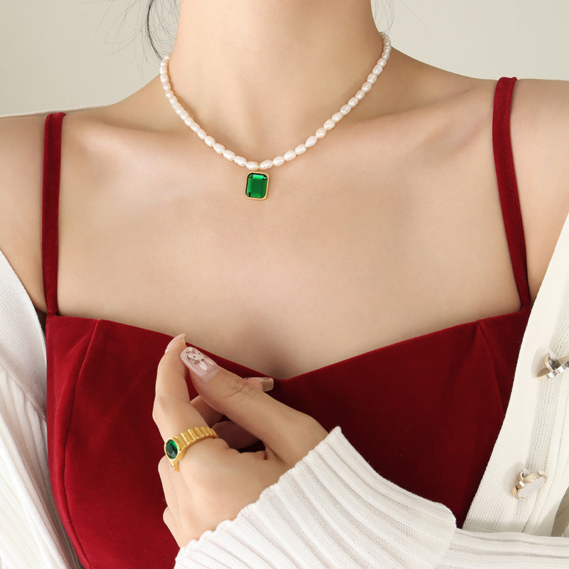 Timeless Retro Pearl Necklace with Crystal Pendant - European and American Jewelry