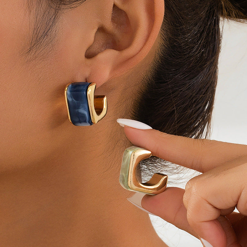 Planderful Vienna Verve Earrings – Stylish Metal C-Shaped Design for Everyday Wear