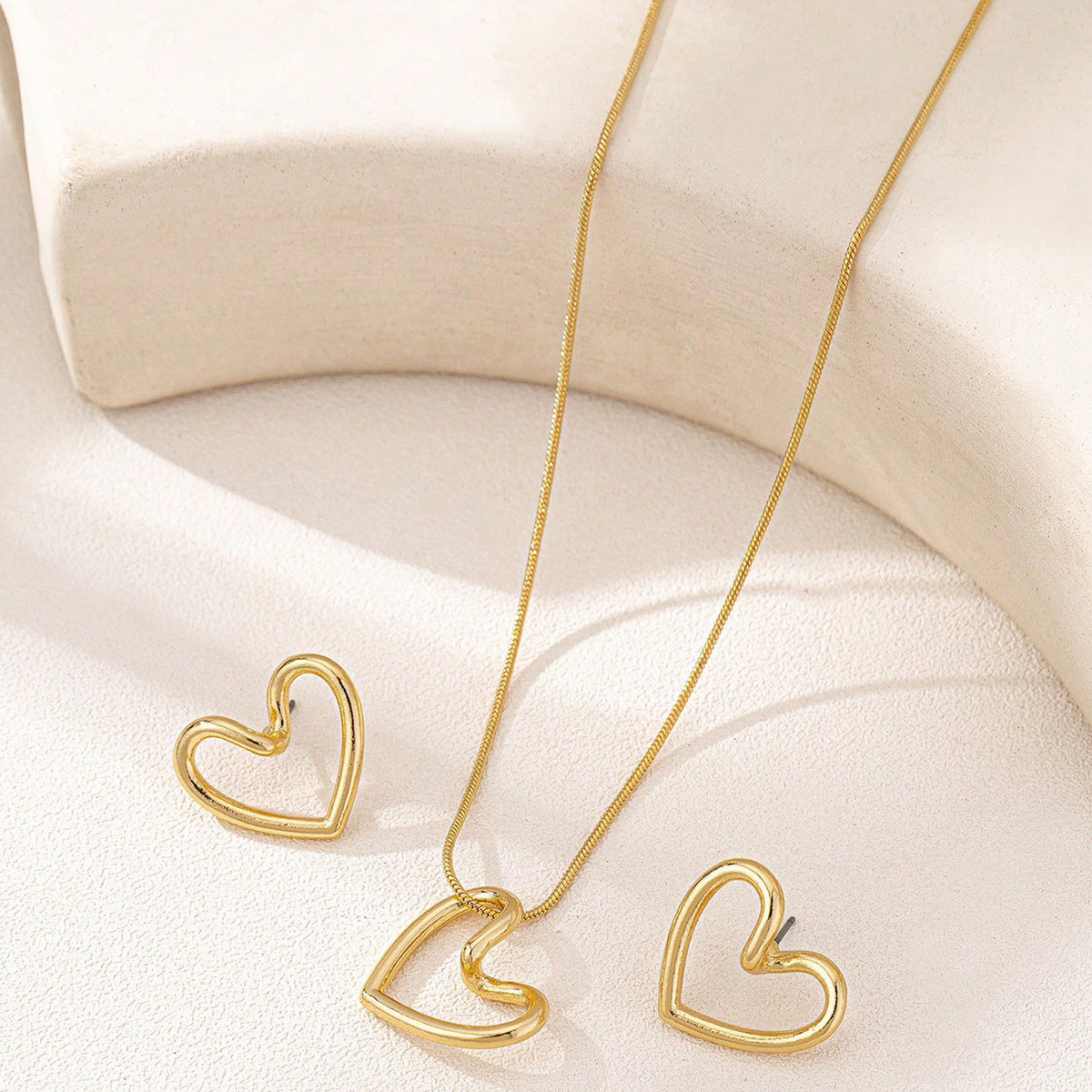 Glossy Love Stud Earrings and Pendant Necklace Set for Women