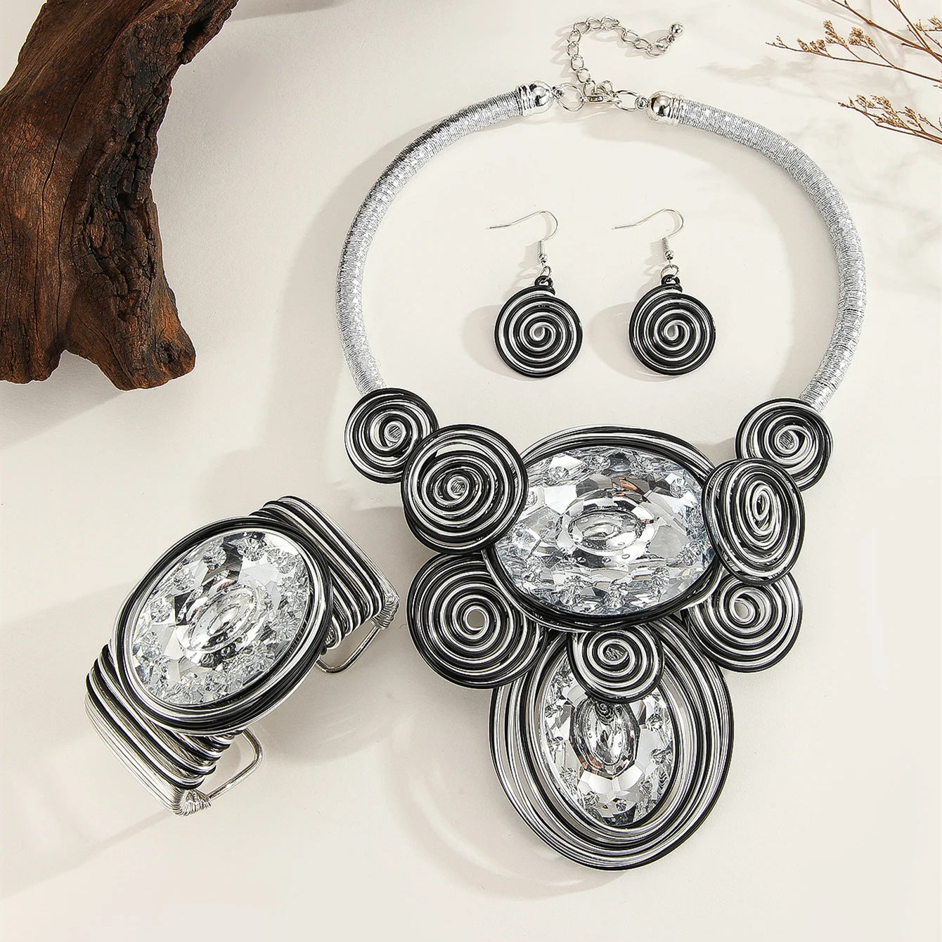 Planderful Savanna Rhythms Jewelry Set – Elegant Three-Piece Glass Pendant Design