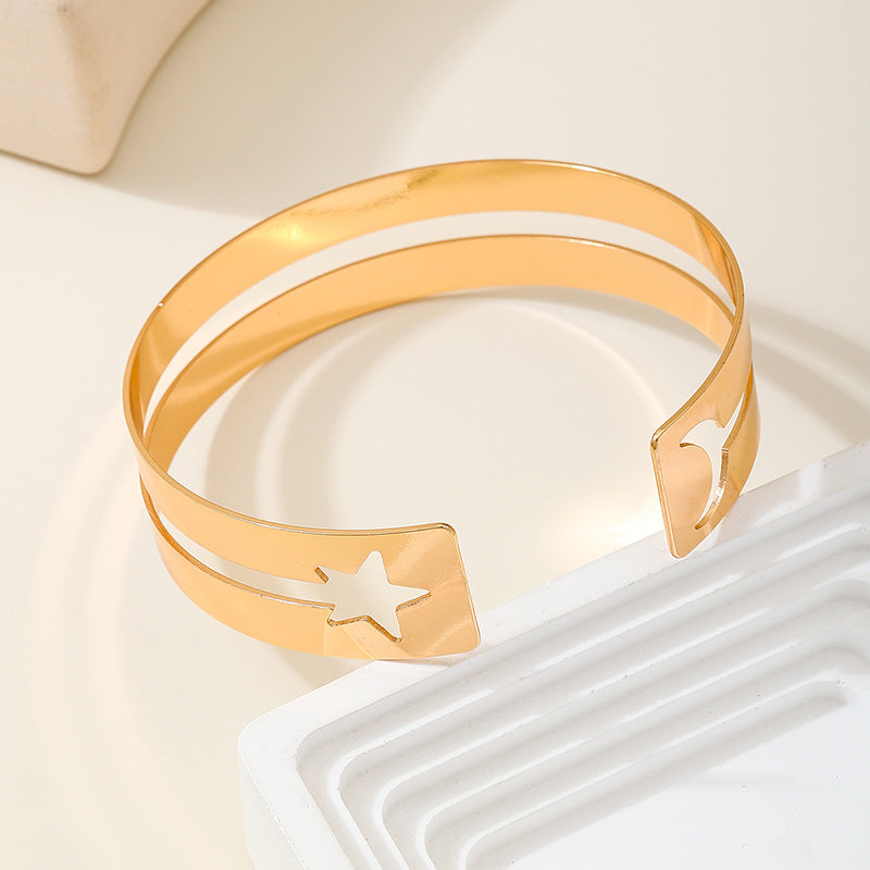 Planderful Vienna Verve Bracelet – Stylish Metal Star and Moon Design