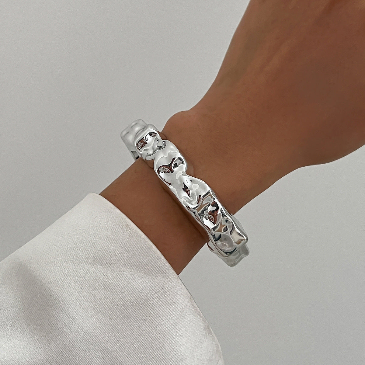 Planderful Vienna Verve Bracelet – Fashionable Geometric Design