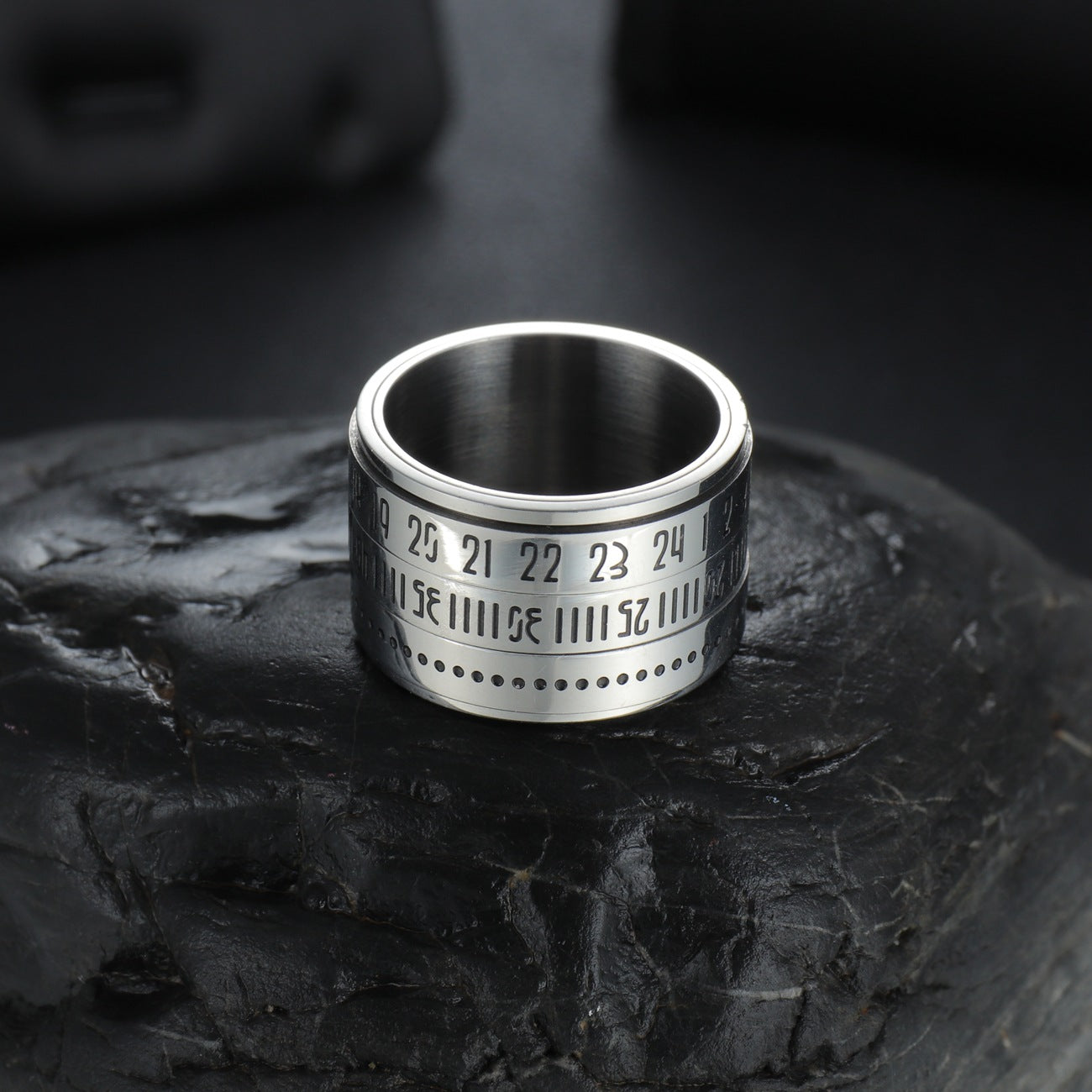 Rotating Arabic Numeral Titanium Steel Men's Ring - Wholesale Opportunity!