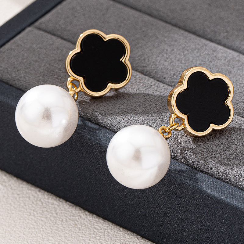 Planderful Vienna Verve Earrings – Elegant Imitation Pearl Design