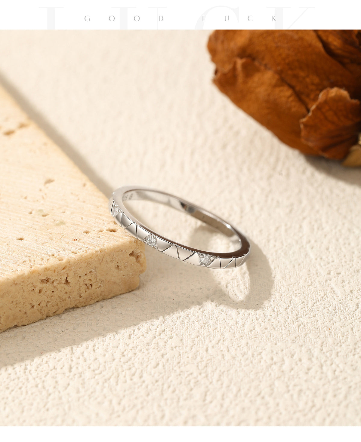 S925 Sterling Silver Triangle-Detail Moissanite Ring