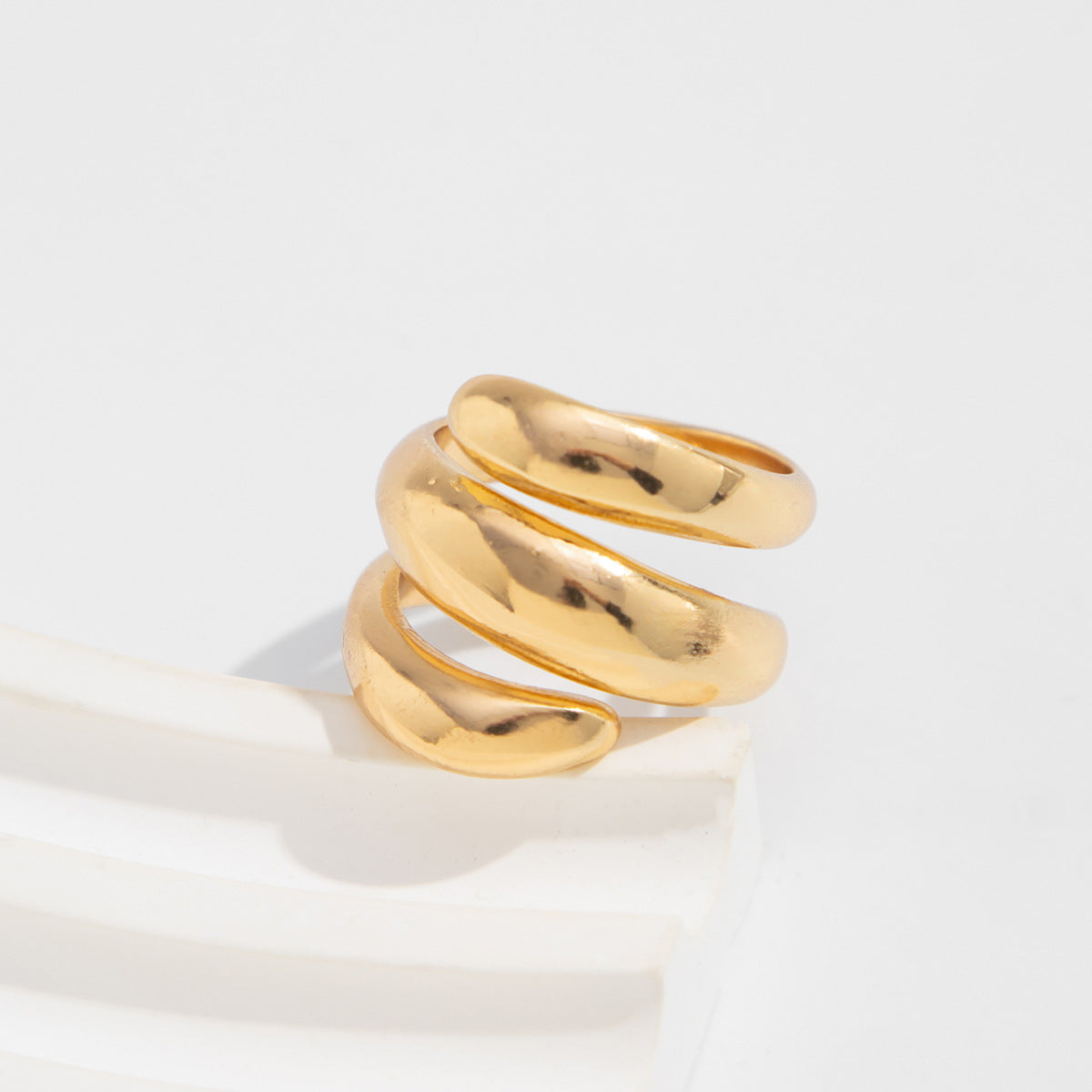 Planderful Vienna Verve Ring – Exaggerated Creative Design with Imitation Pearls