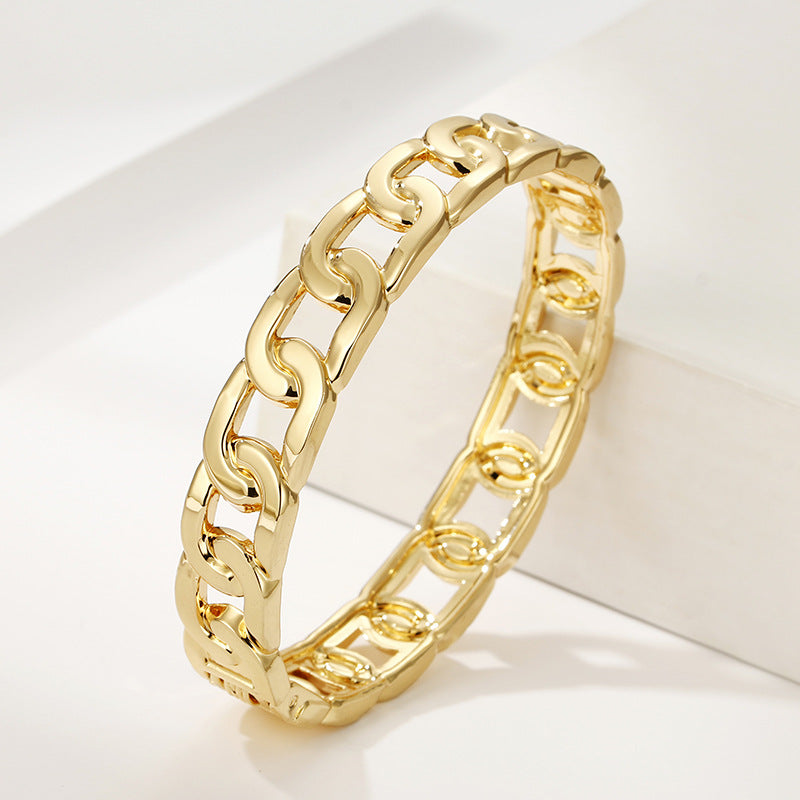 Golden Twist Chain Link Bracelet - Simple Fragrance Style Fashion Accessory