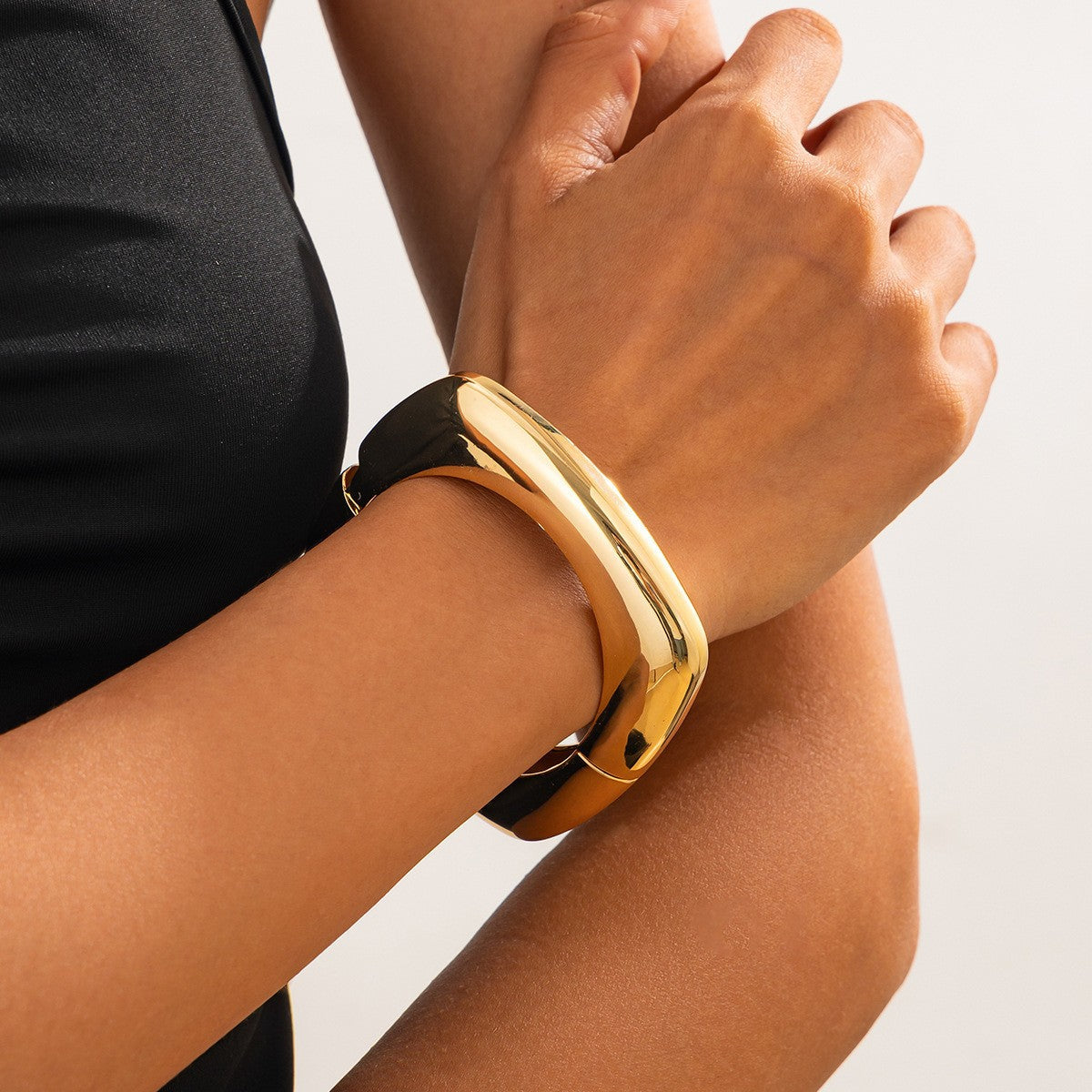 Planderful Vienna Verve Metal Dopamine Wide C Shaped Bracelet Glossy Finish Statement For Women