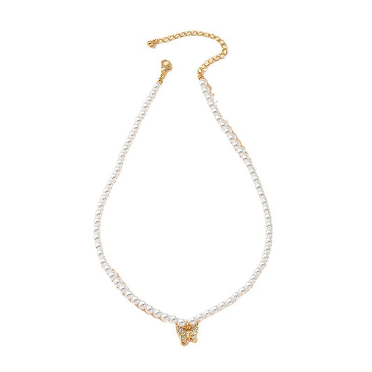 Luxurious Butterfly Pendant Necklace with Pearl Embellishments