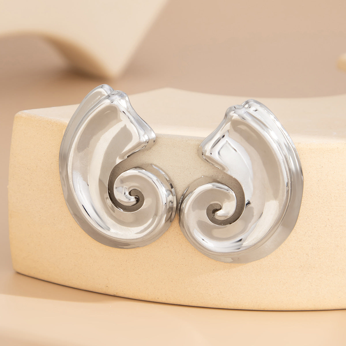 Planderful Vienna Verve Earrings – Exaggerated Asymmetrical Flower Design