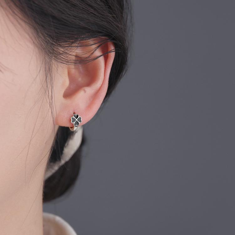 Planderful Sterling Silver Black Four Leaf Clover Earrings For Women Versatile High End Everyday Genie Jewelry