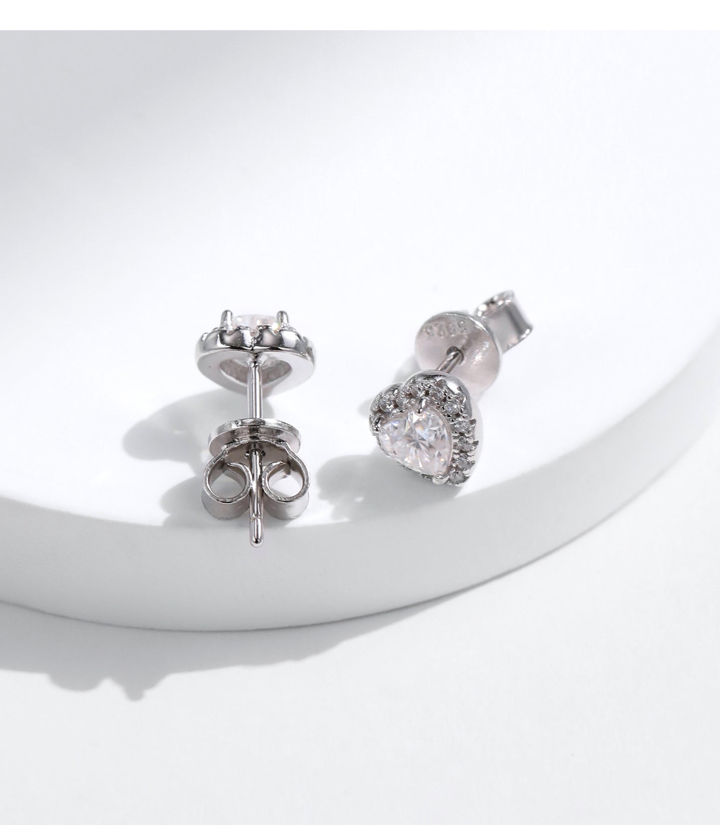 Planderful Moissanite Sparkling Earrings – Heart-Shaped Shining Design