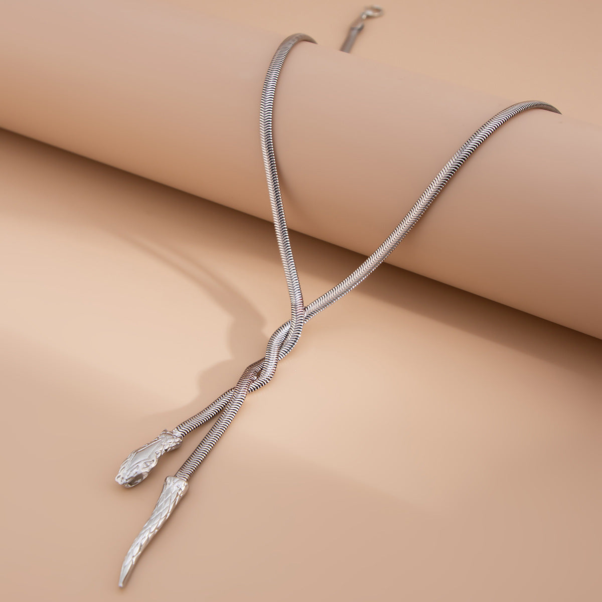 Planderful Vienna Verve Necklace – Versatile Snake-Shaped Design