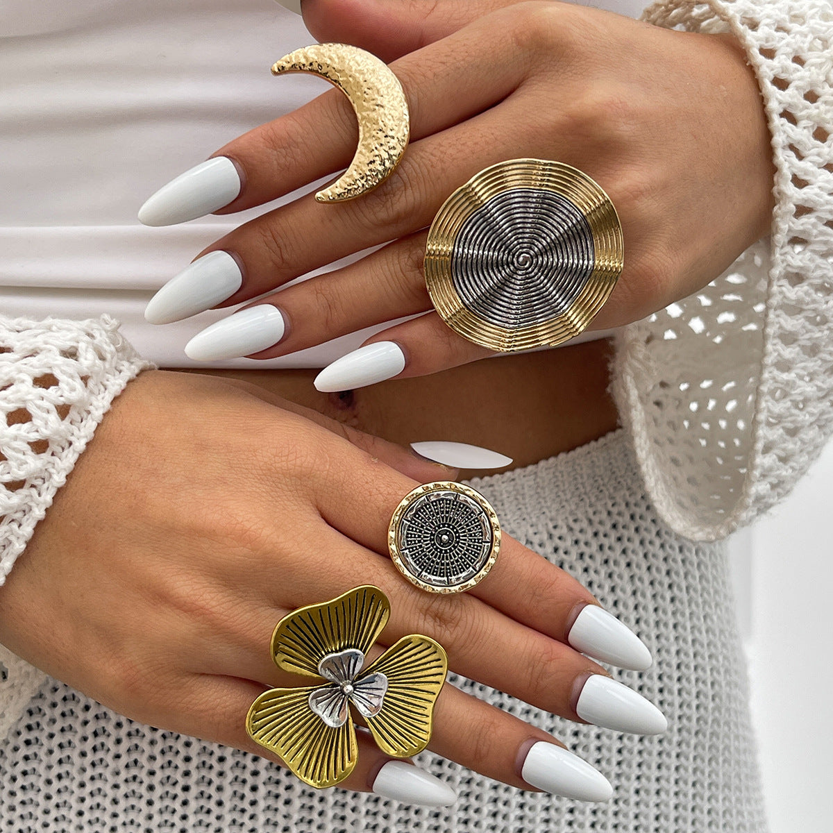 Planderful Vienna Verve Ring – Retro Geometric Design with Adjustable Fit