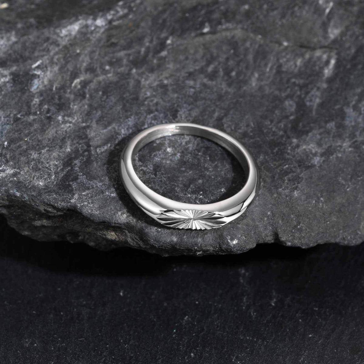 Men's Ring – Hot-Selling – Stainless Steel All-Light Flower Oval