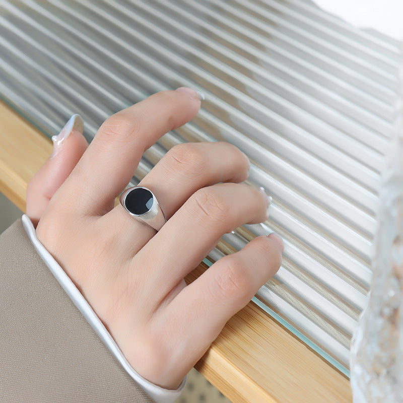Chic 18k Gold-Plated Black Drip Oil Ring with French-Inspired Design