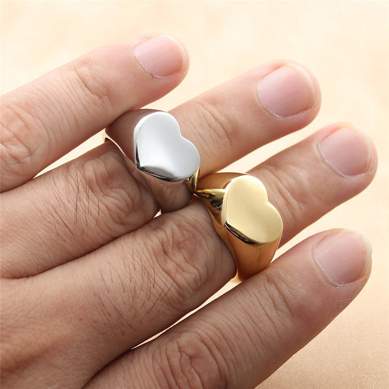 Stylish Titanium Steel Heart Ring - Retro Chic Wedding Accessory for Girls