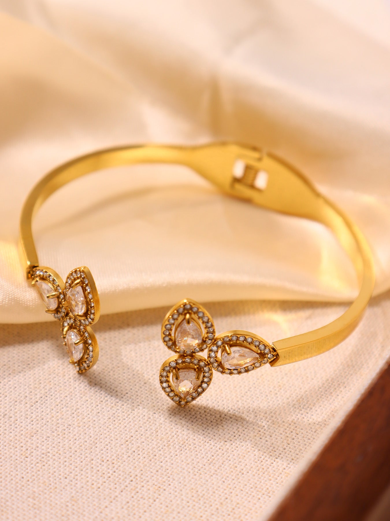 Planderful Everyday Genie Zircon Water Drop Bracelet Women