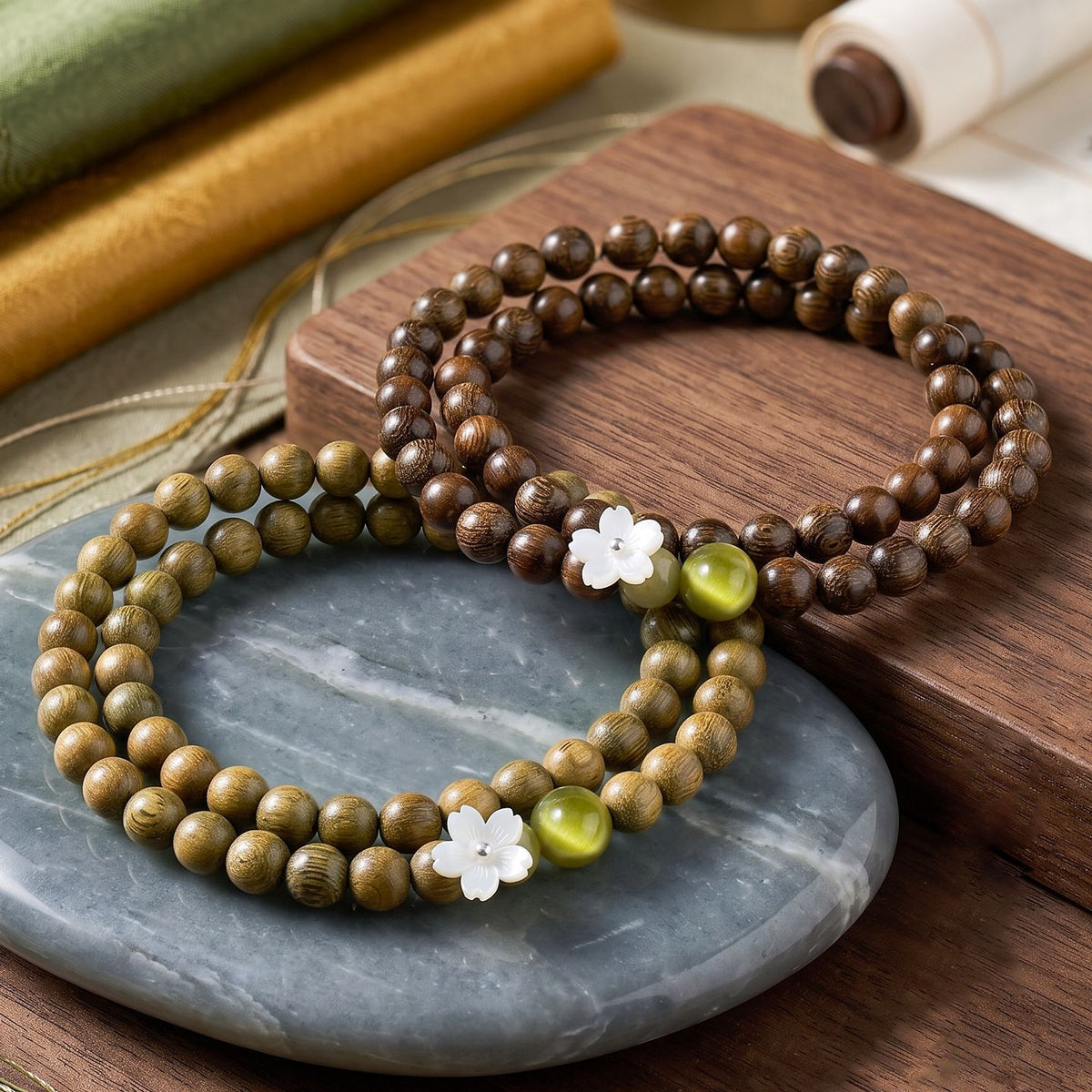 Green Sandalwood Cat's Eye Bracelet
