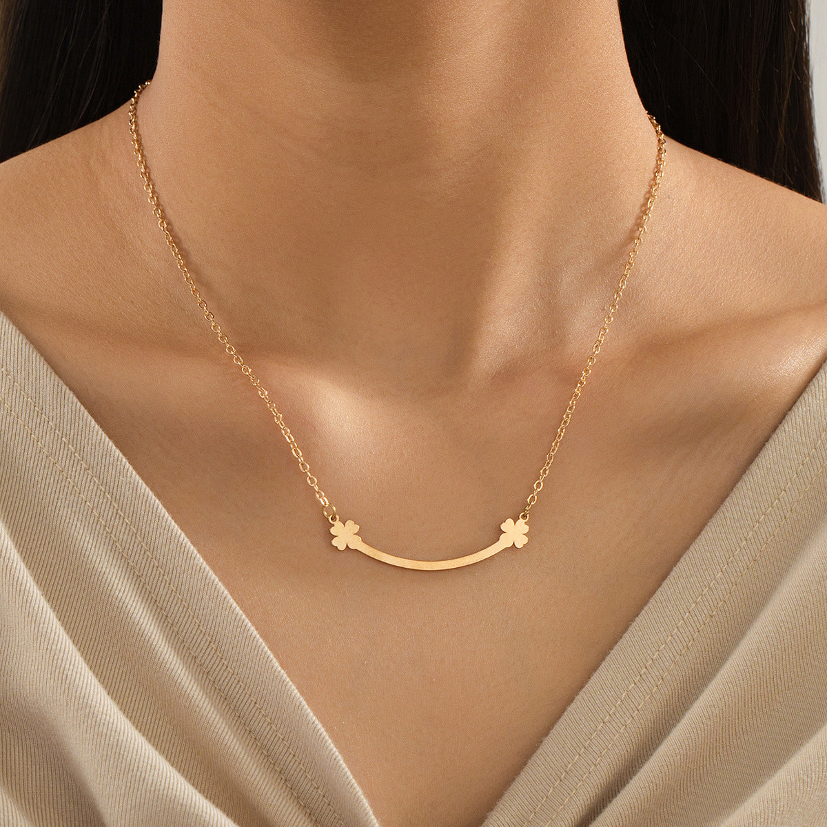 Planderful Vienna Verve Necklace – Stylish Four-Leaf Clover Design