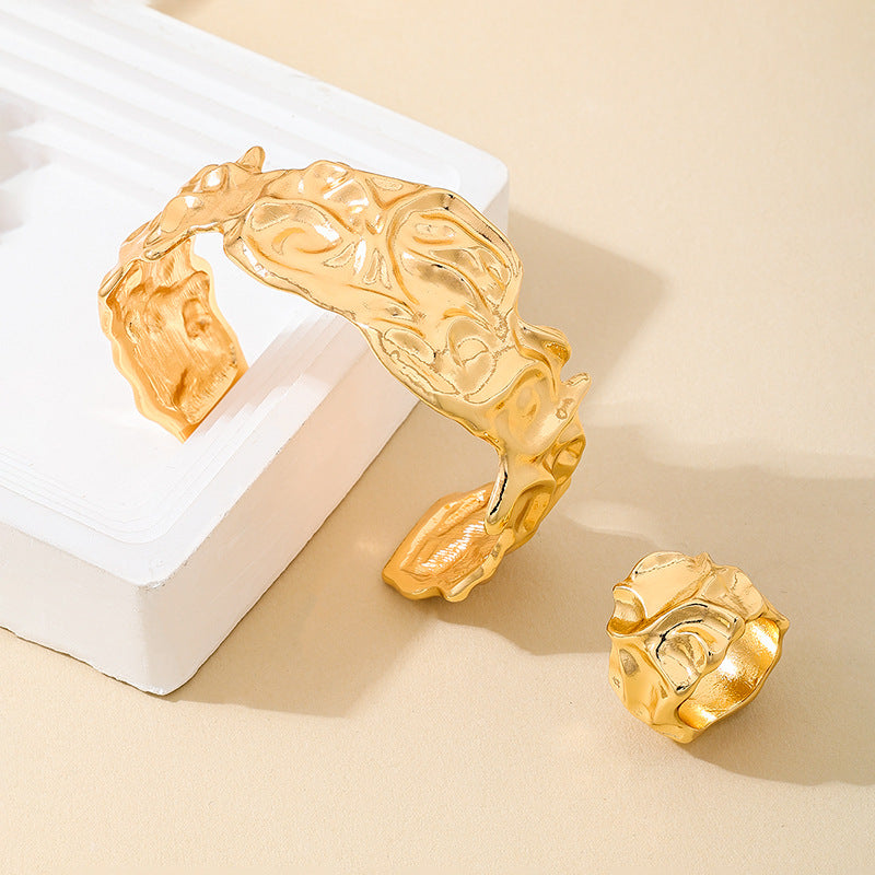 Retro Metal Lava Bracelet Ring Set for Fashionable Women