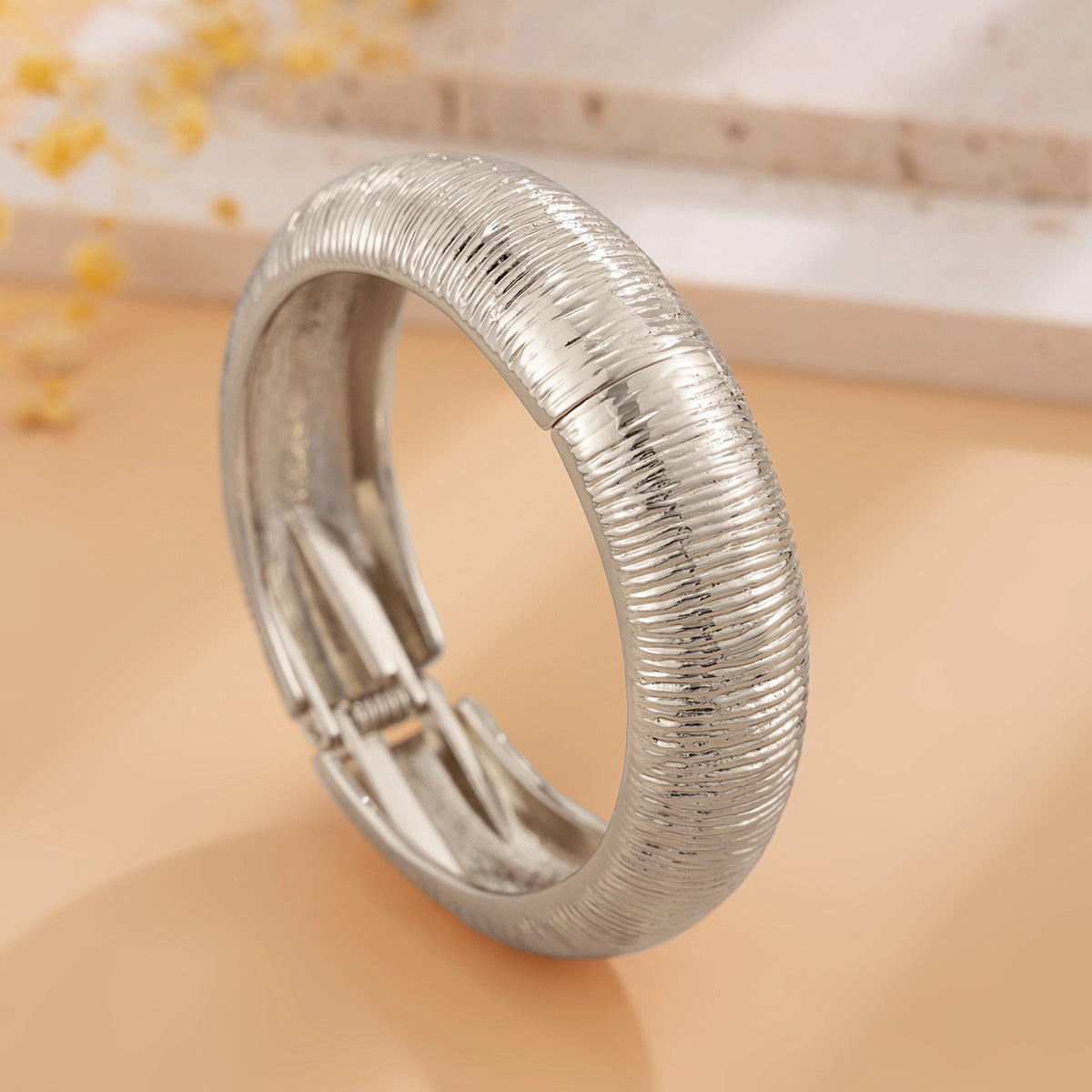 Bracelet Exaggerated Leaf Glossy Bang Irregular Stripe Open-Top Bracelet