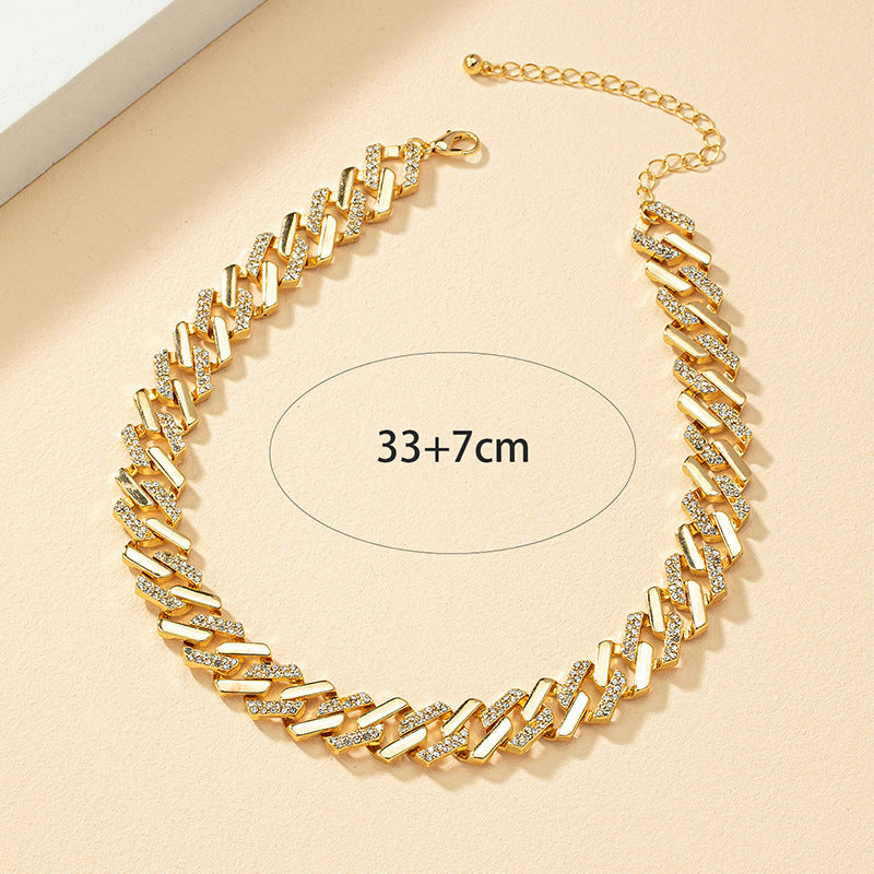 Sophisticated Metal Cuban Chain Necklace with Micro-Inlaid Design