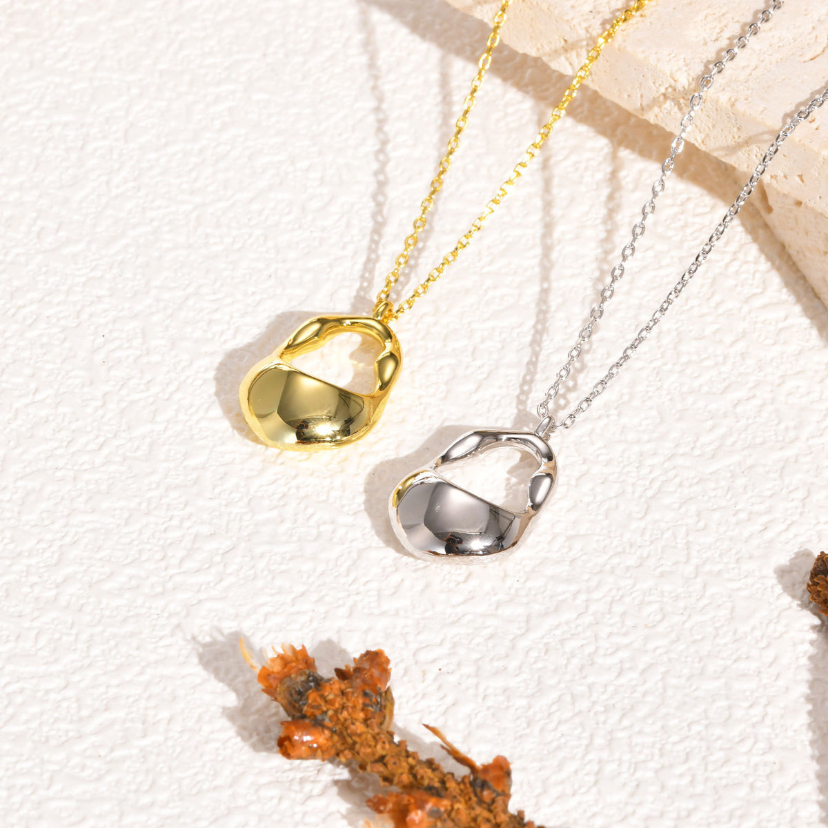 Simple Copper Material 18K Gold Hollow Irregular Pendant Necklace