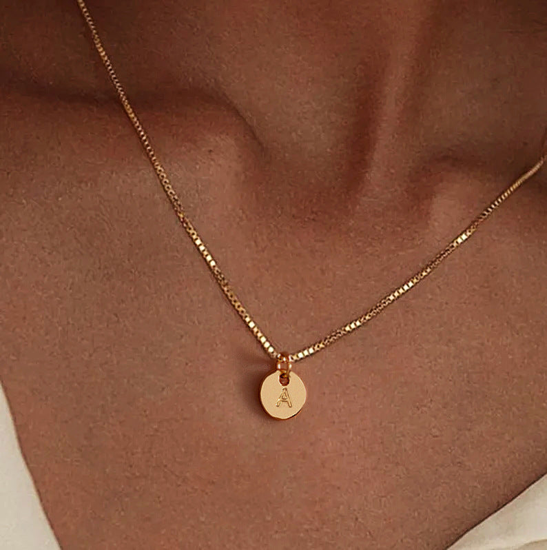 Customized 26-Letter Pendant Necklace from Europe and America for Women