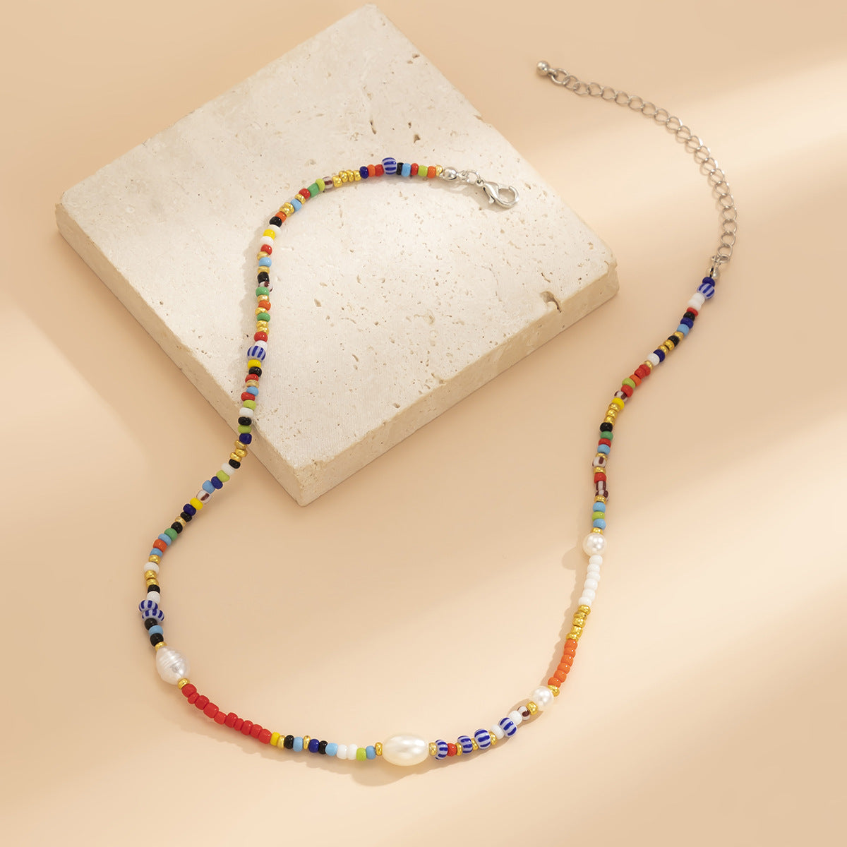 Planderful Vienna Verve Beaded Necklace For Women With Contrasting Color Beads Geometric Imitation Pearl Statement