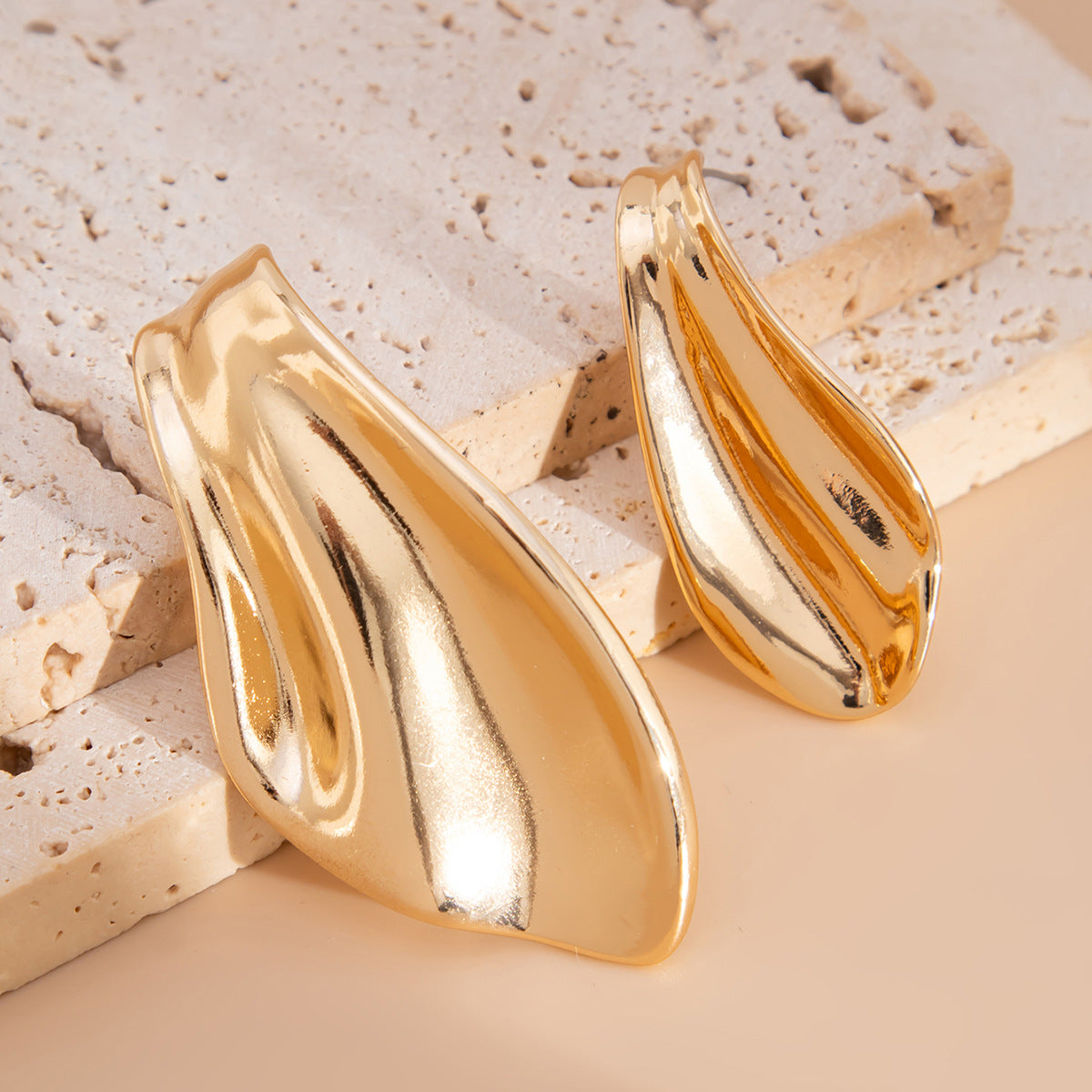 Planderful Vienna Verve Earrings – Exaggerated Asymmetrical Flower Design