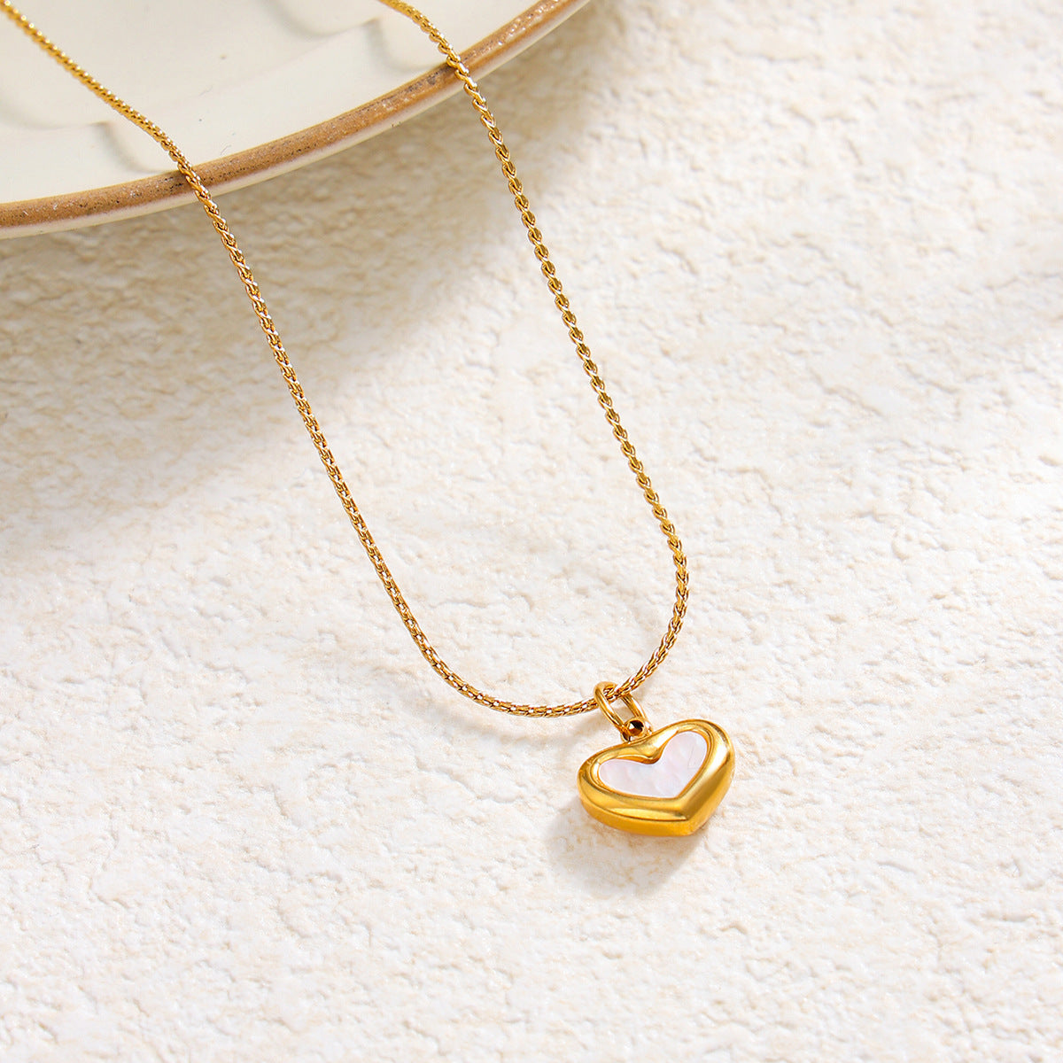 Stainless Steel Love Heart Pendant Collarbone Necklace Pvd Gold-Plated