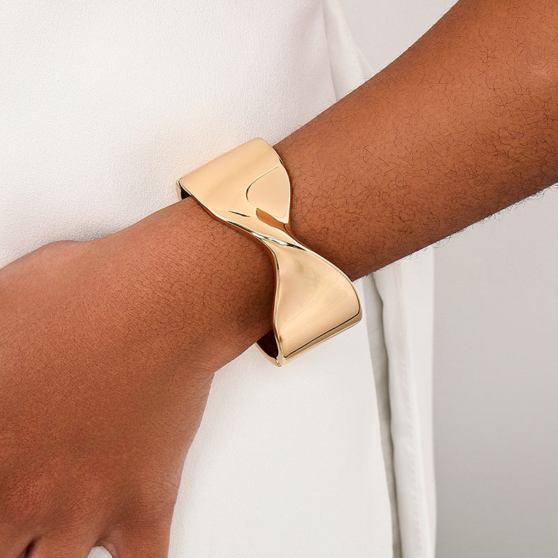 Exaggerated Bow Open Bracelet in Glossy Fashion Design - Vienna Verve Collection