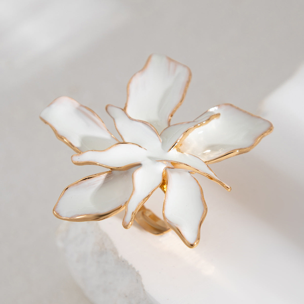 Planderful Vienna Verve Five Petaled Flower Ring Three Dimensional Metal Statement for Bold Fashion Lovers