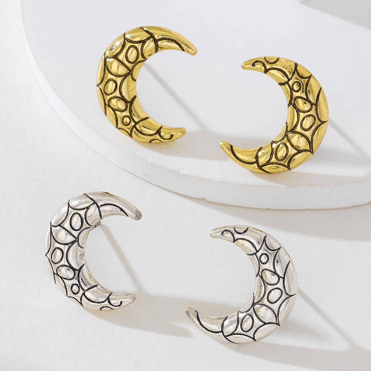 Planderful Vienna Verve Moon Earrings – Trendy Retro Design