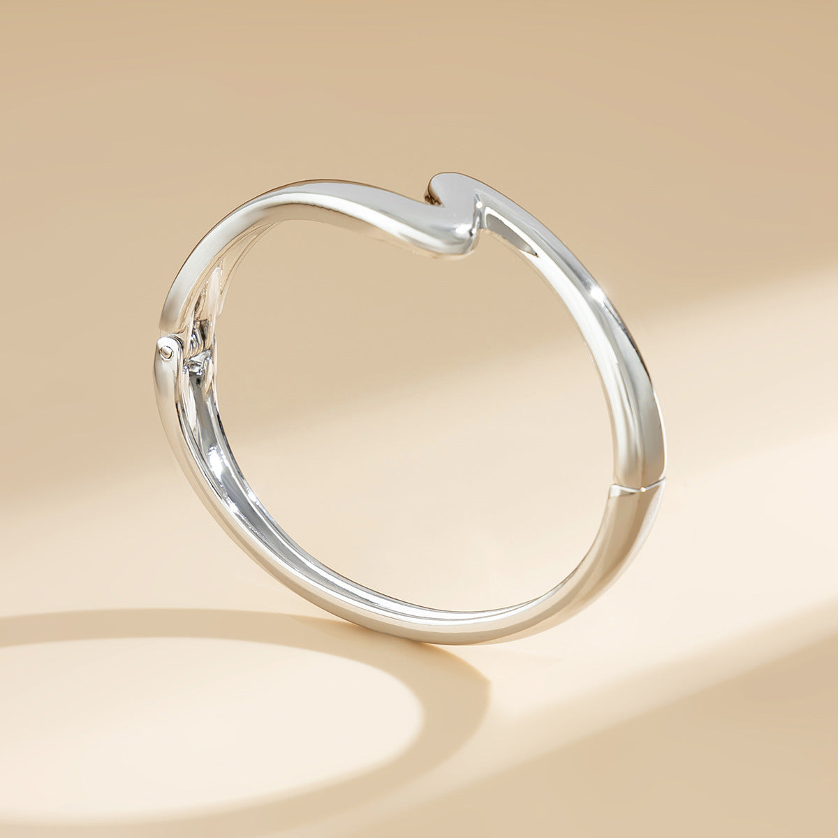 Planderful Vienna Verve Z Shaped Minimalist Metal Bracelet For Women Curved Smooth Statement