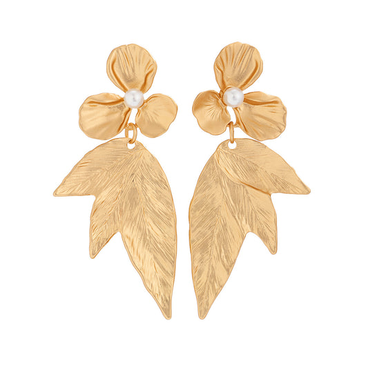 Planderful Vienna Verve Ginkgo Leaf Stud Earrings – Elegant Metal Texture with Imitation Pearl Accents